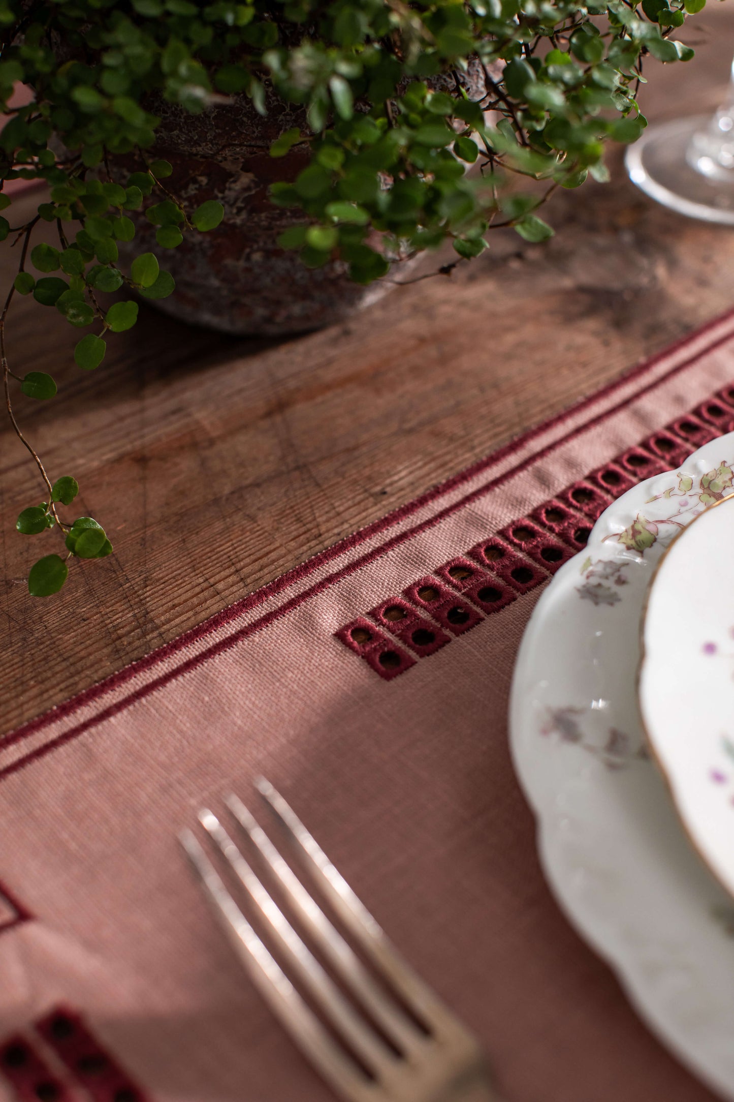 Stain Resistant Linen Erica Placemat ( 35*35)